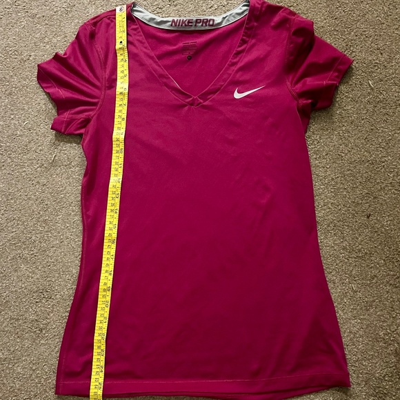 Women's Nike Pro V Neck Short Sleeve T - Shirt Dri Fit Size Medium Magenta - Picture 5 of 5